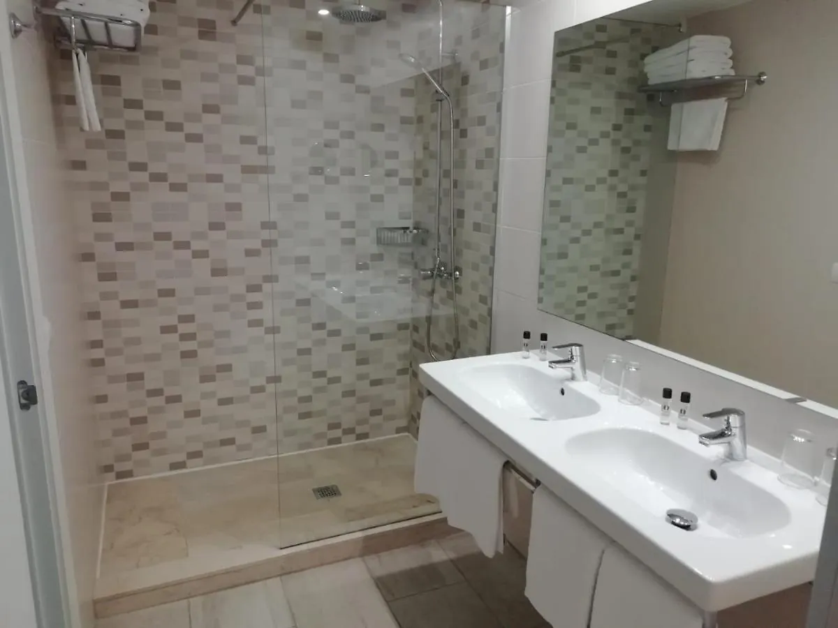 Hostal Es Pi - Emar Hotels Playa Migjorn
