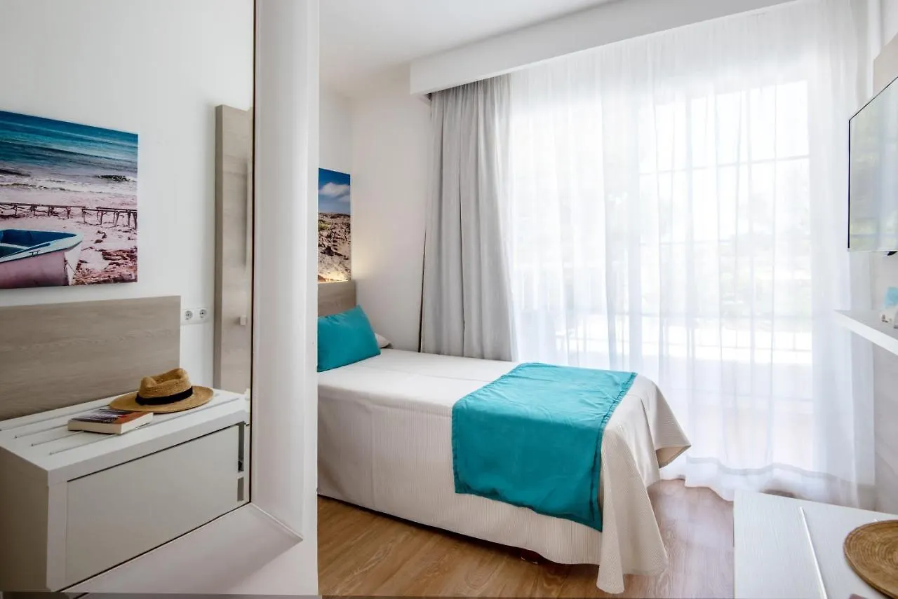 Hostal Es Pi - Emar Hotels Playa Migjorn