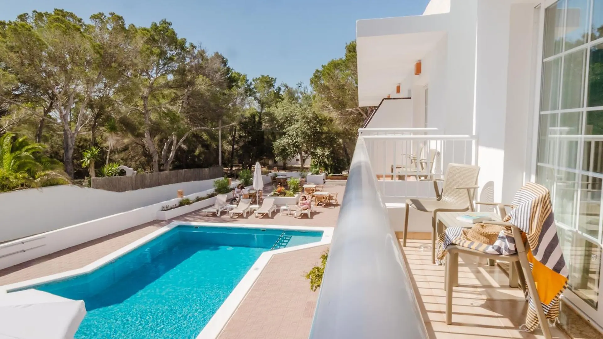 Hostal Es Pi - Emar Hotels Playa Migjorn