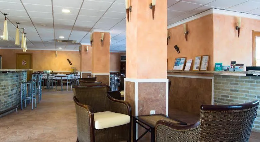 Hostal Es Pi - Emar Hotels Playa Migjorn