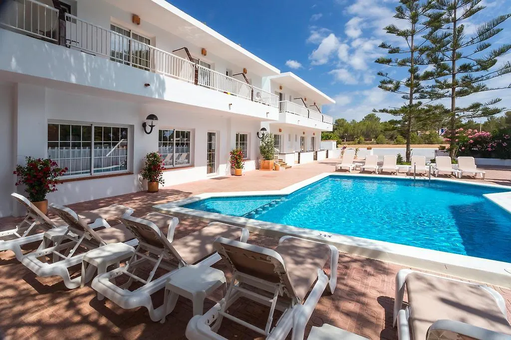 Hostal Es Pi - Emar Hotels Playa Migjorn