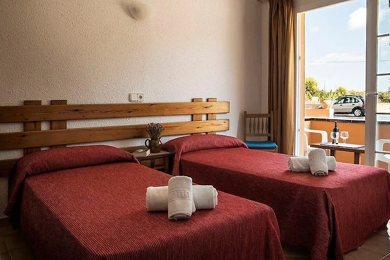 Hostal Es Pi - Emar Hotels Playa Migjorn