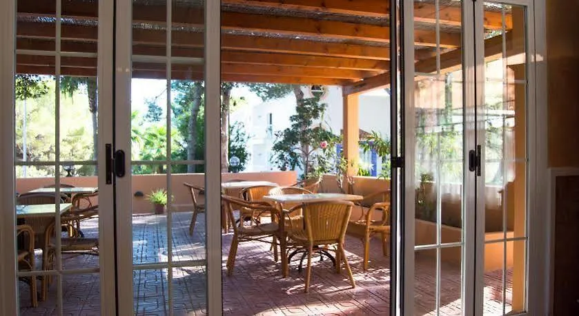 Hostal Es Pi - Emar Hotels Playa Migjorn